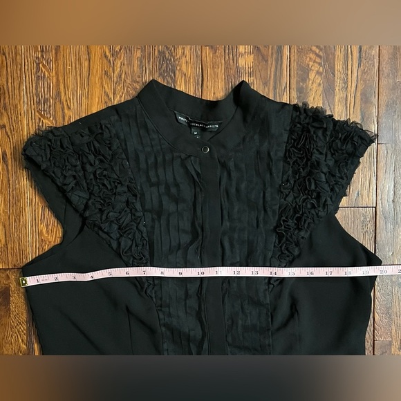 WHITE HOUSE BLACK MARKET Ruffle Cap Sleeve Top in Black Size Medium - Picture 3 of 5
